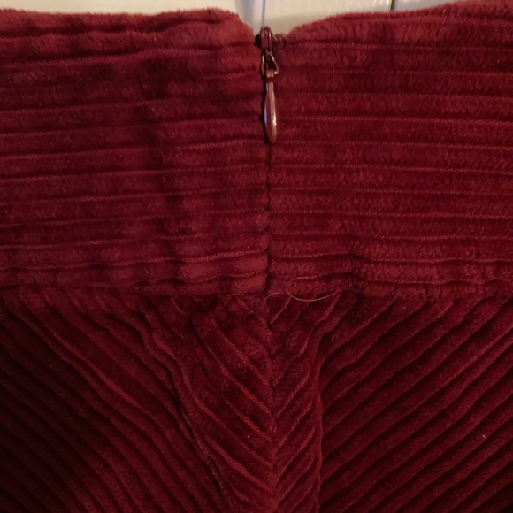Red corduroy skirt knee length - Picture 2 of 7